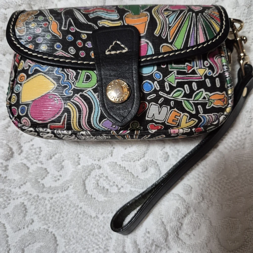 Dooney & Bourke Multicolor Graphic Clutch/ Wristlet/ Wallet - Picture 5 of 7